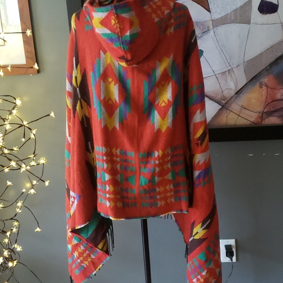 Aztec Hooded Throw - Picture 8 of 10